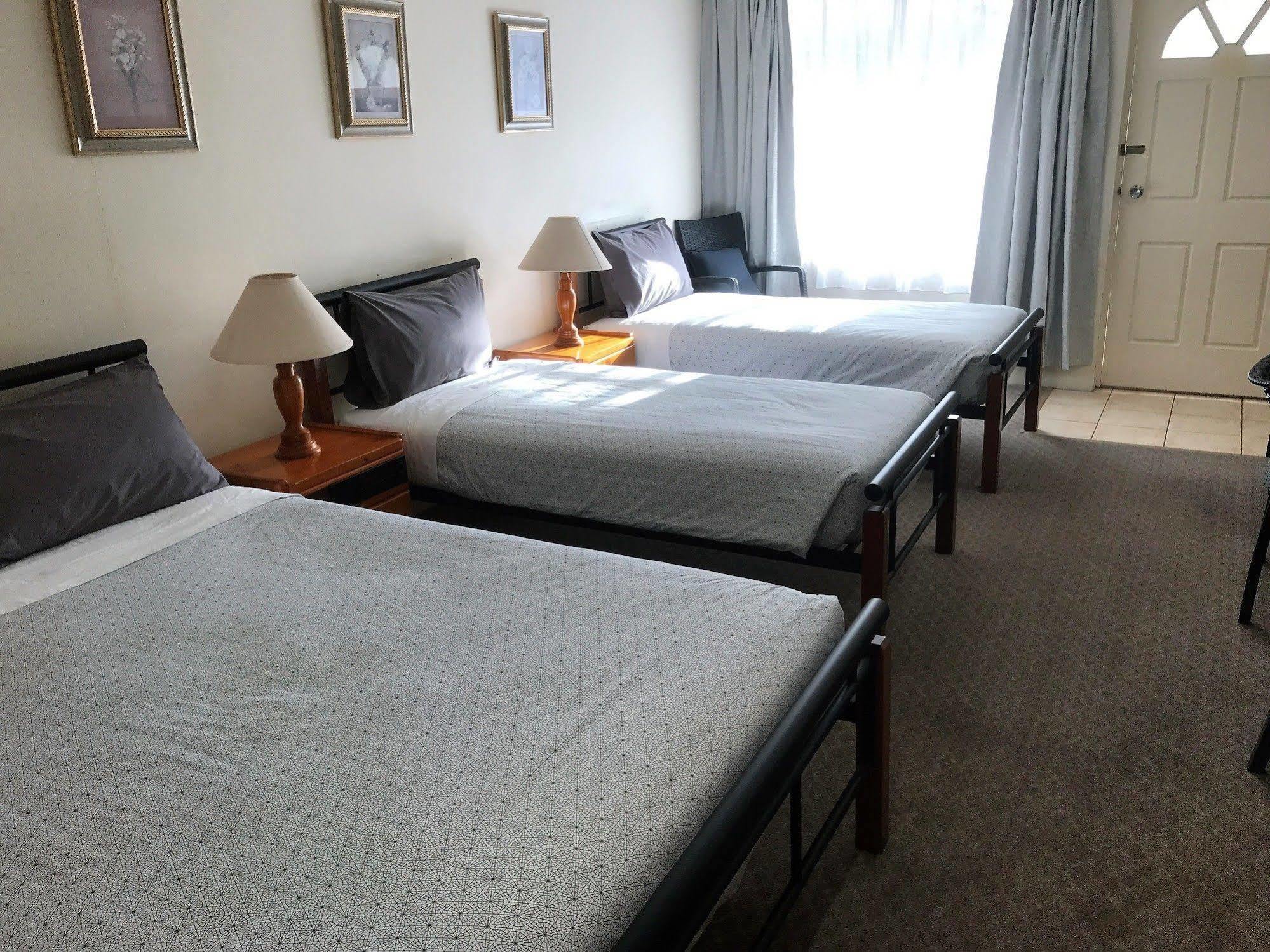 Cooks Endeavour Motor Inn Tweed Heads Esterno foto